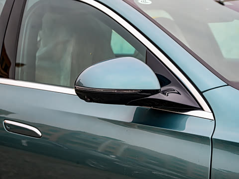 2026�� E 300 L ������