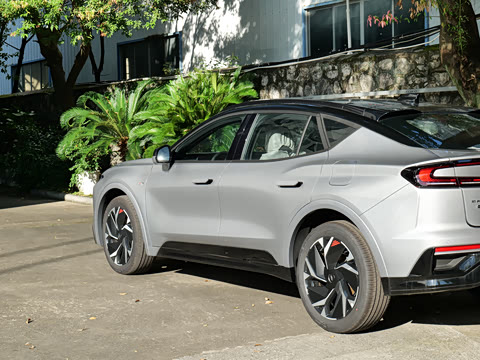 2026�� 2.0T EcoBoost  E �춯  �˶��� ST-Line