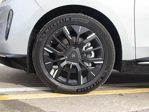 2025�� 670 Max��