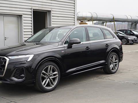 2026�� 45 TFSI quattro S line�˶���