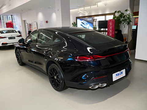 2026�� 2.0T Trophy+ �����˶���