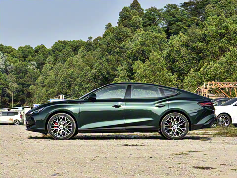 2026�� 2.0T 405 AT������