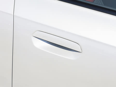 2025�� xDrive25Li M�˶���ҹ��װ