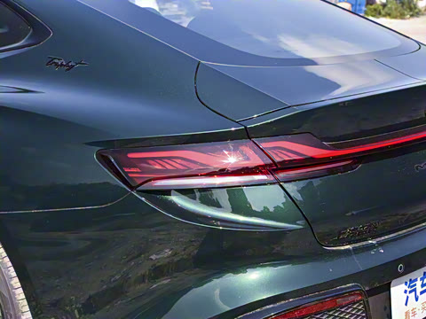 2026�� 2.0T Trophy+ �����˶���