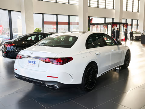 2026�� E 300 �������˶���