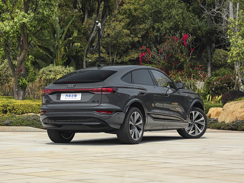 2026�� quattro Ǭ���Ǽݰ�