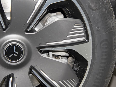 2025�� 750��