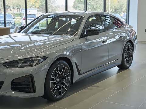 2026�� 430i Gran Coupe M�˶���ҹ��װ