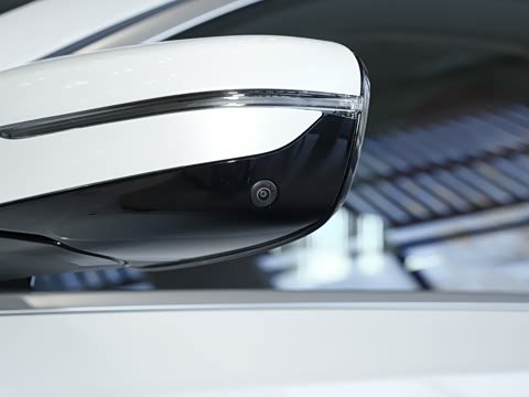 2026�� 325Li M�˶���װ