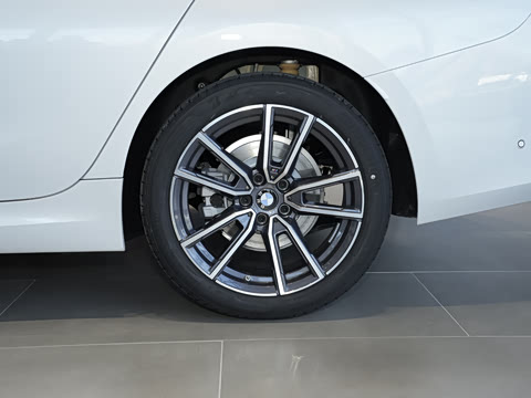 2026�� 325Li M�˶���װ