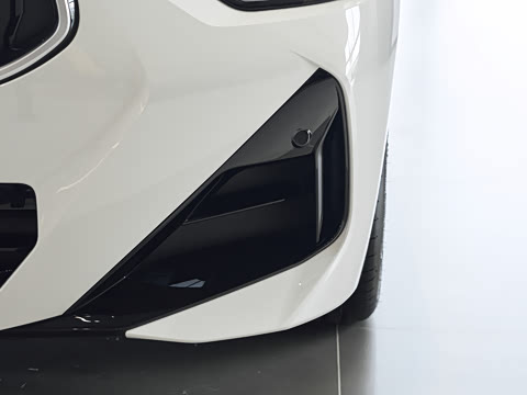 2026�� 225i M�˶���ҹ��װ
