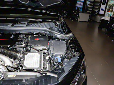 2025�� AMG GLA 35 4MATIC