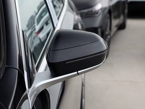 2026�� �Ŀ� 525Li ������װ