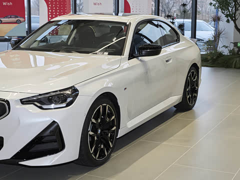 2026�� 225i M�˶���ҹ��װ