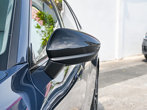 2026�� 2.0T quattro ������	