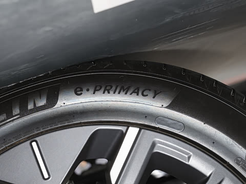 2025�� 825 Max��