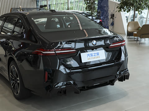 2026�� �Ŀ� 530Li xDrive M�˶���װ