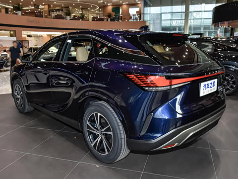 2026�� 300 ����������