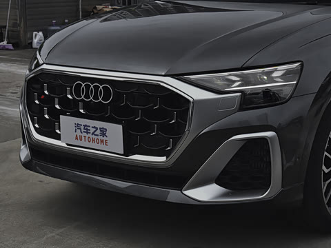 2026�� 4.0 TFSI 