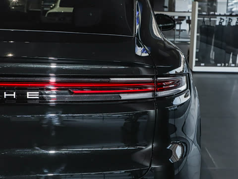 2026�� Cayenne Coup�� 3.0T