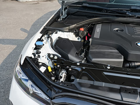 2026�� 330i M�˶���ҹ��װ