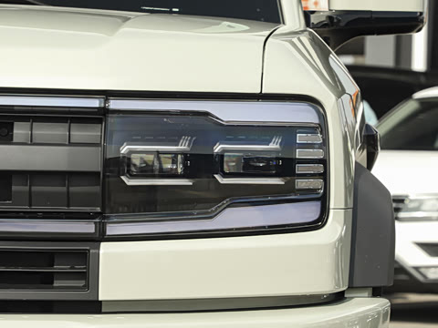 2025�� 210KM ����Ultra��