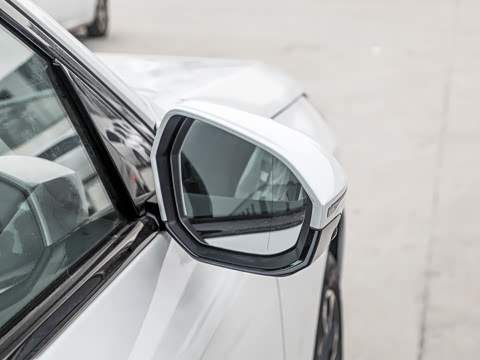 2026�� xDrive25L M�˶���ҹ��װ