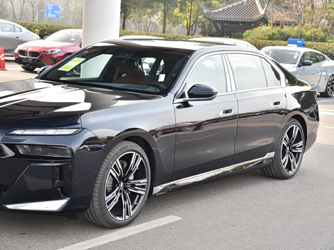 2026�� 740Li ������ M�˶���װ