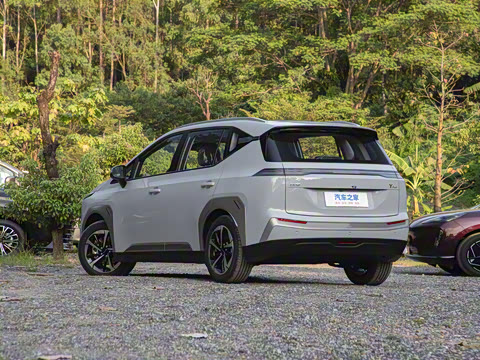 2025�� Plus 610 ������