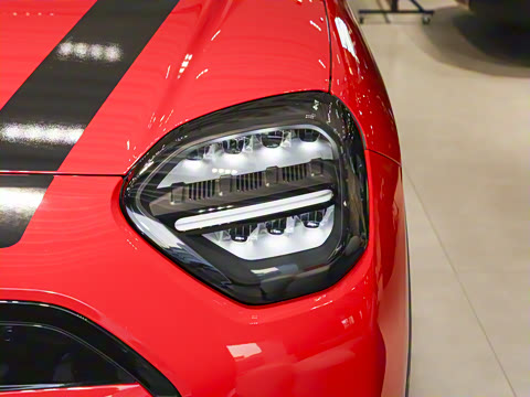 2025�� E ������