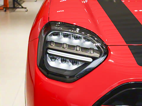 2025�� E ������