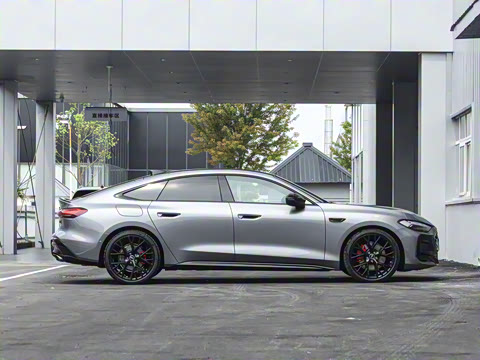 2026�� TFSI quattro 150kW �׷�������