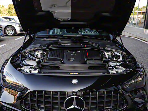 2025 Ŀ AMG CLE 53 4MATIC+ ܳ