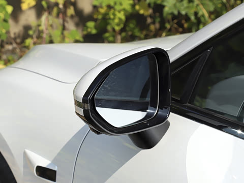 2026 007+  565 Ultra+״