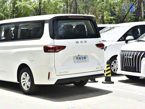 2025�� 2.0L CNG�м�Ӫ�����ʰ� 9��