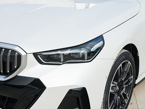 2026�� �Ŀ� 525Li M�˶���װ