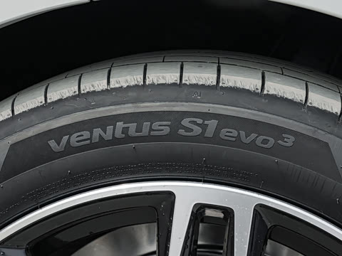 2026�� �Ŀ� 525Li M�˶���װ