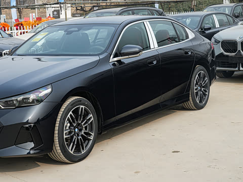 2026�� �Ŀ� 530Li ������ M�˶���װ