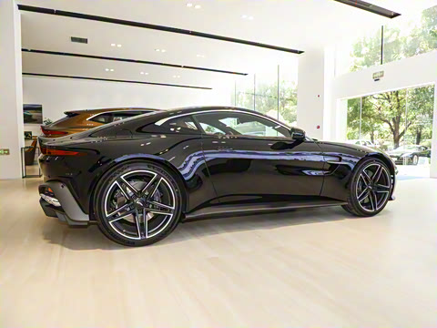 2024�� 4.0T V8 Coupe