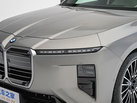 2027�� 740L �����