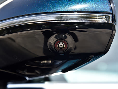 2026�� �Ŀ� E 300 L ������