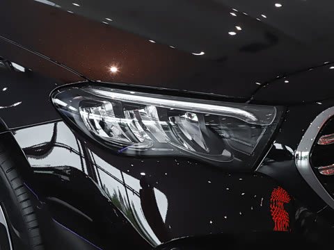 2026�� �Ŀ� E 300 L ������