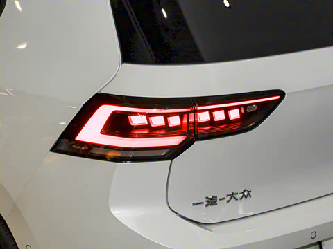 2025�� �Ŀ�� 300TSI R-Line