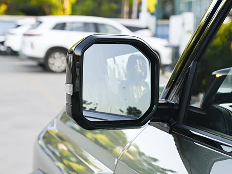 2025�� 215Զ�а�