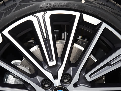 2026�� xDrive25Li X�����װ