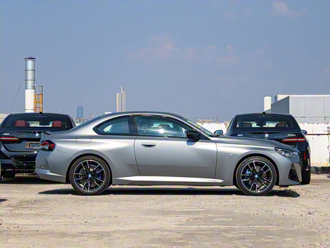 2025�� M240i xDrive