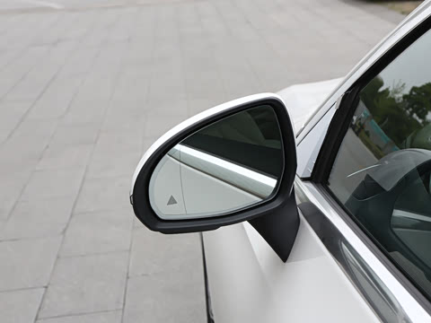 2026�� �Ŀ� CLE 300 4MATIC �����ͽ��ܳ�