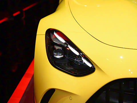 2025�� AMG GT 63 4MATIC+