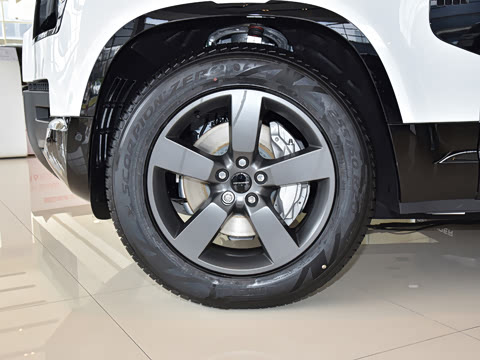 2026�� 110 3.0T P400 X-Dynamic HSE