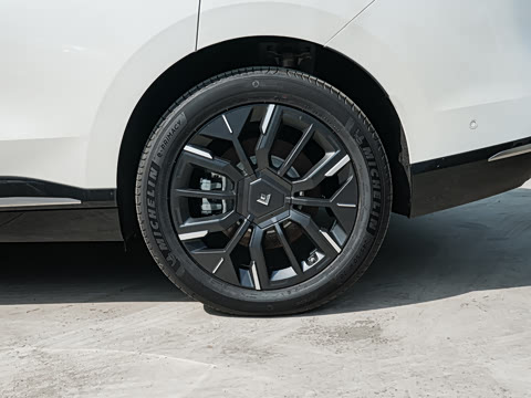 2025�� 670 Max��